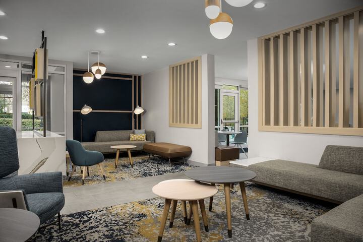 Lobby lounge