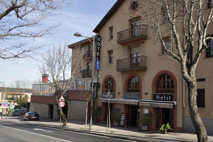Hotel Tres Arcos