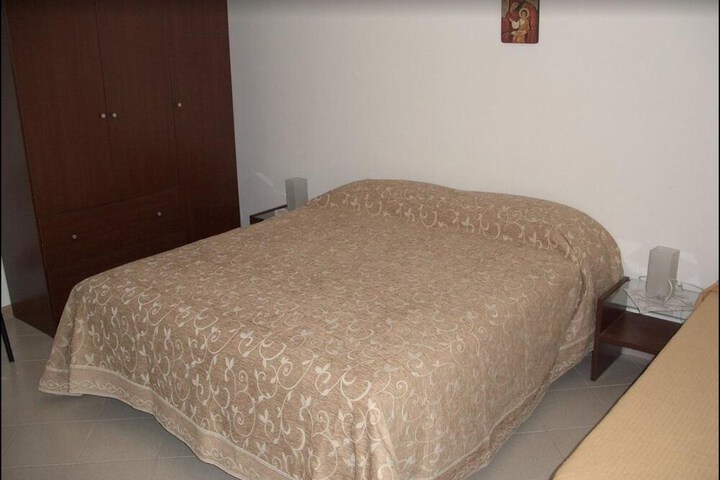 Room 4 of 15
