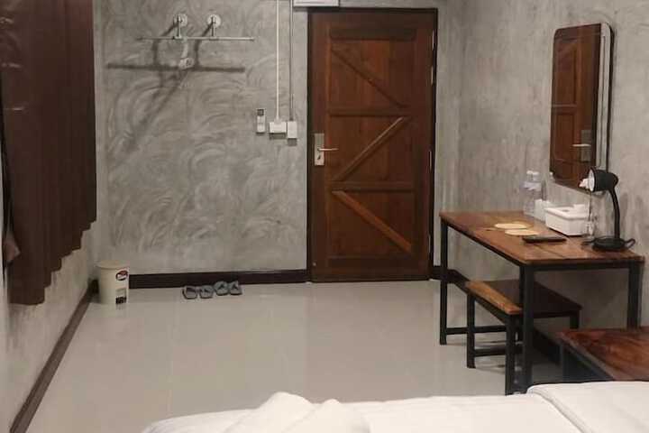 Room 5 of 36