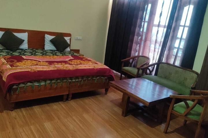 Room 6 of 19