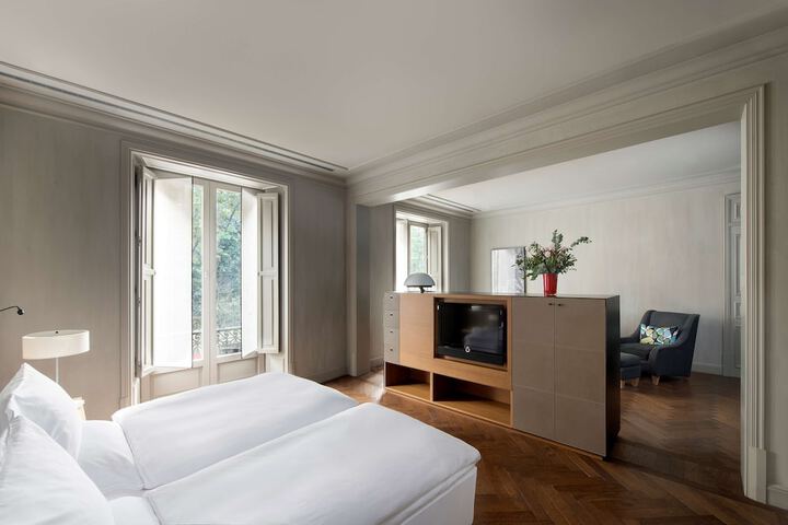 Room 35 of 128