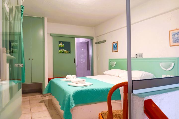 Room 30 of 85