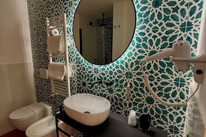 Room 8 of 48