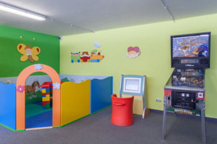 Room 19 of 68
