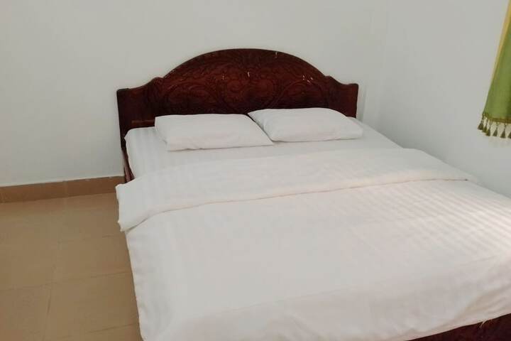 Room 11 of 23