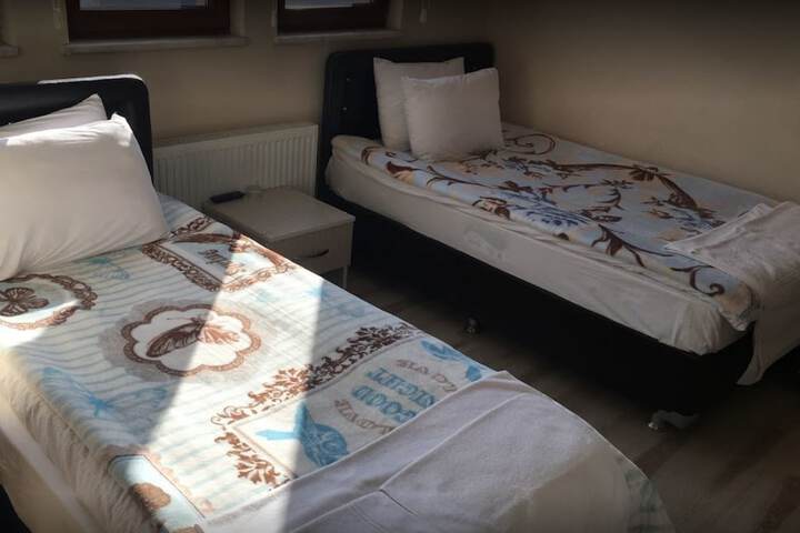 Room 4 of 12