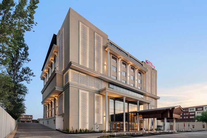 Hotel 64 of 69