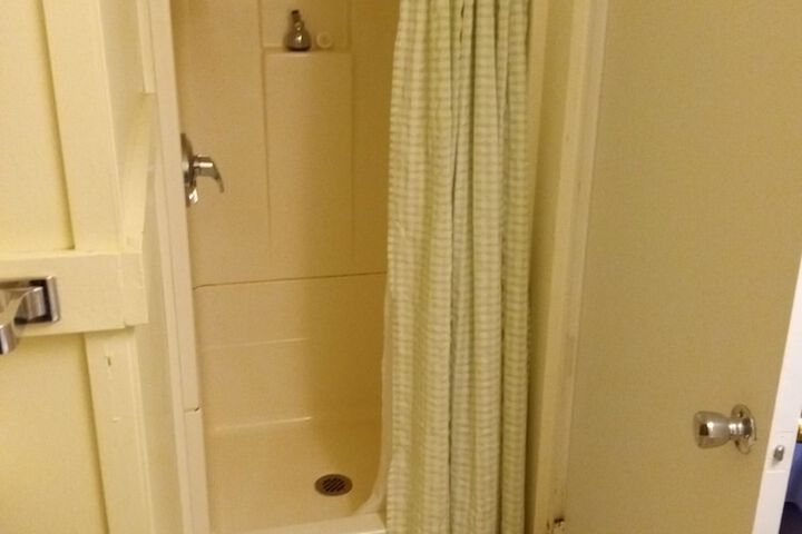 Room 125 of 205