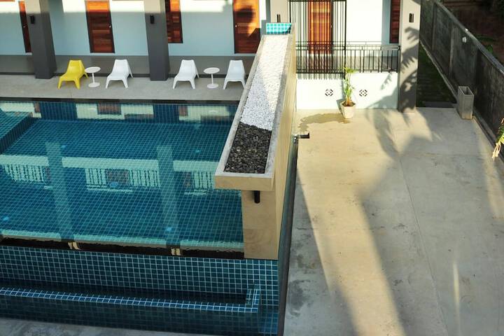 Pools & Facilities