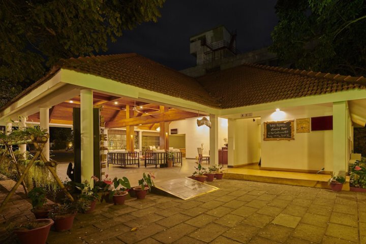 Entrance & Lobby