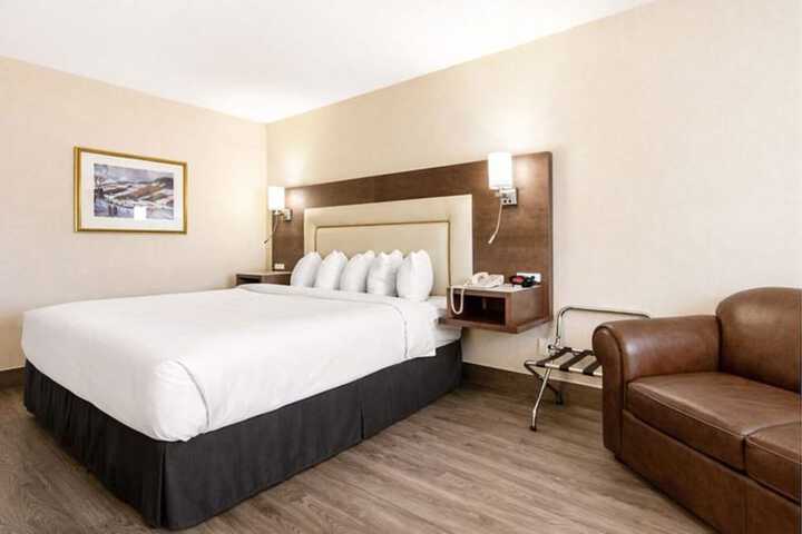 Room 18 of 53