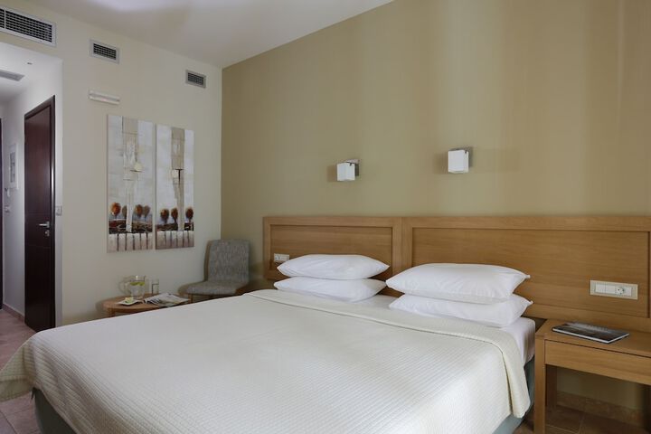 Room 14 of 60