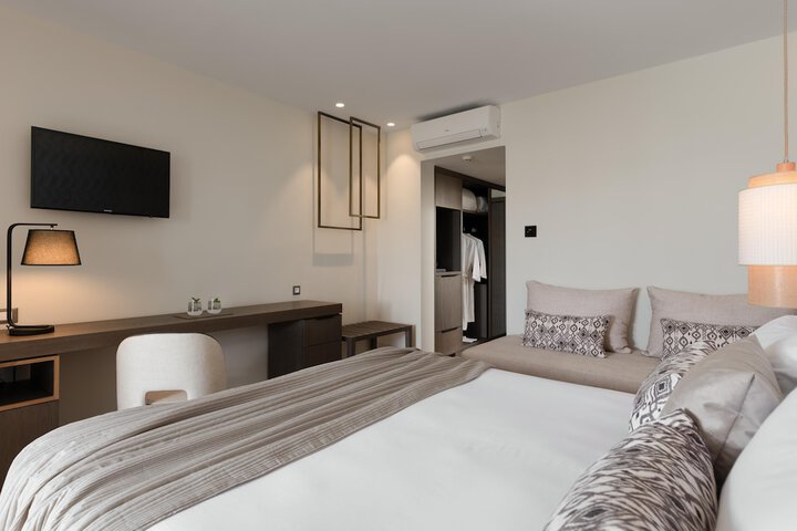 Room 50 of 357