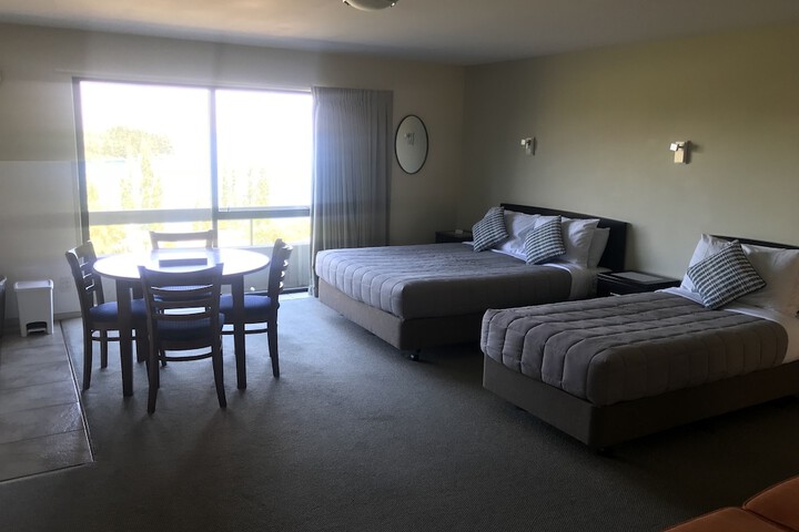 Room 12 of 66