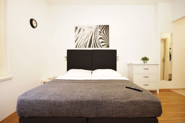Room 13 of 43