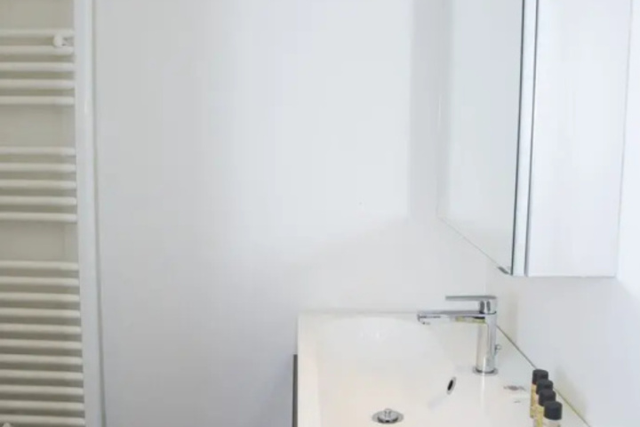 Room 8 of 20