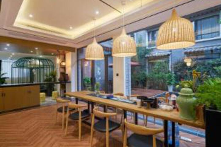 Hua Xi Hotel
