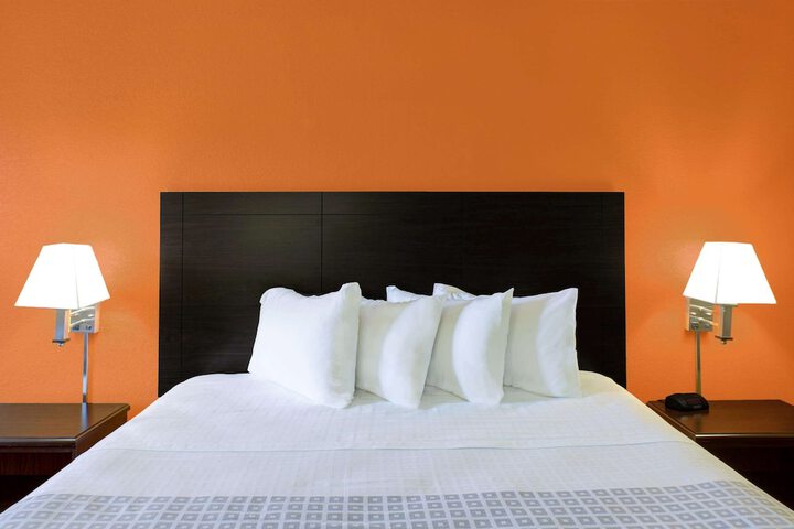 Standard | King Bed (2 of 5)
