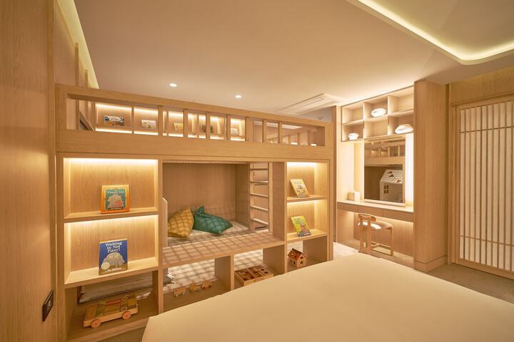 Room 13 of 142