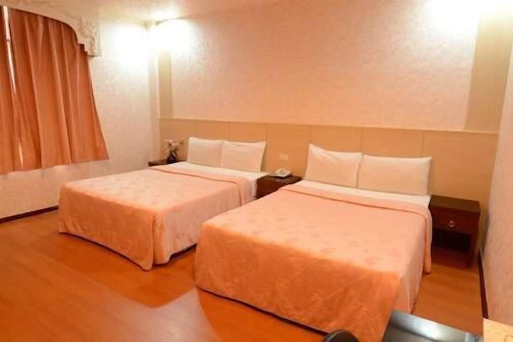 Room 5 of 13