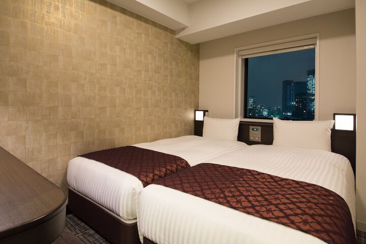 Room 7 of 65