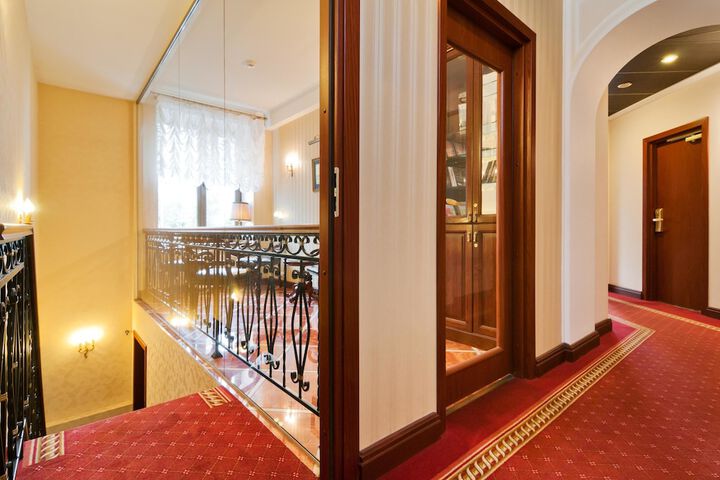 Ballroom/Hall 29 of 37