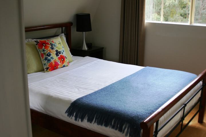 Room 4 of 12