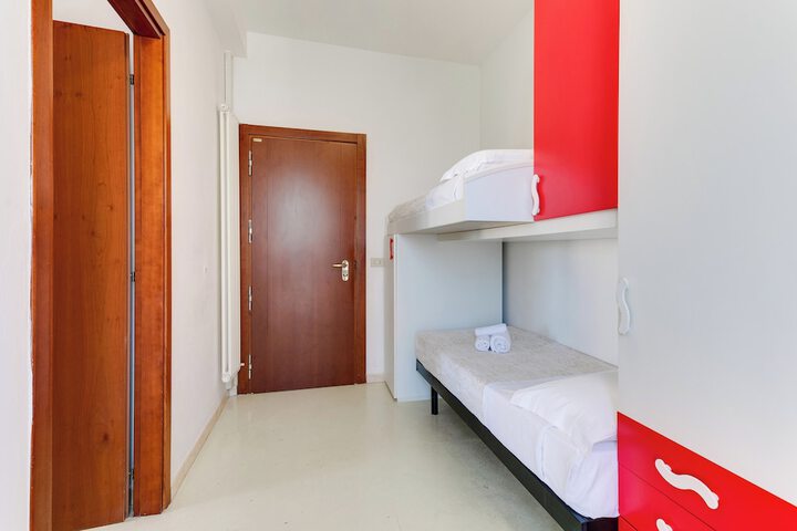Room 21 of 51