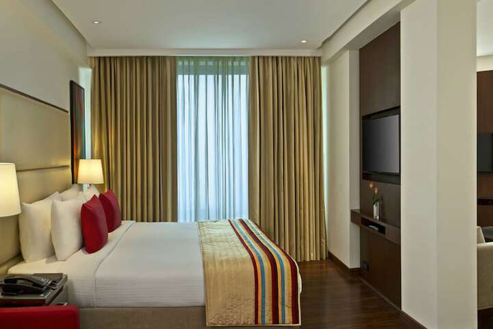 Room 6 of 43