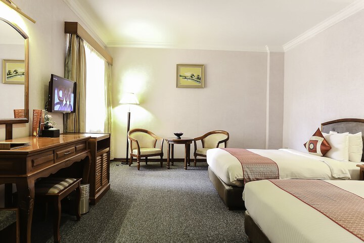 Room 10 of 65
