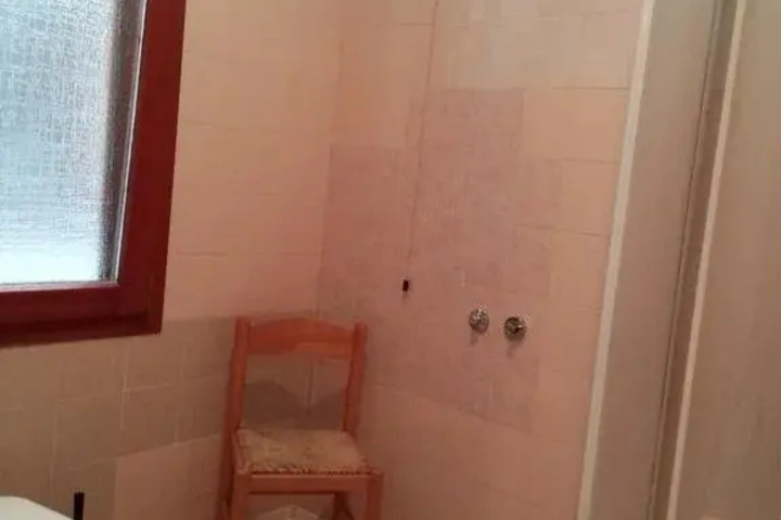 Room 13 of 24
