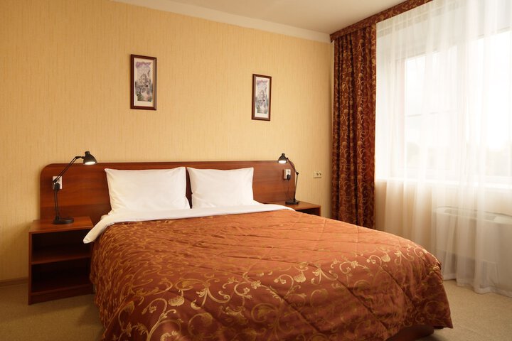 Room 10 of 49