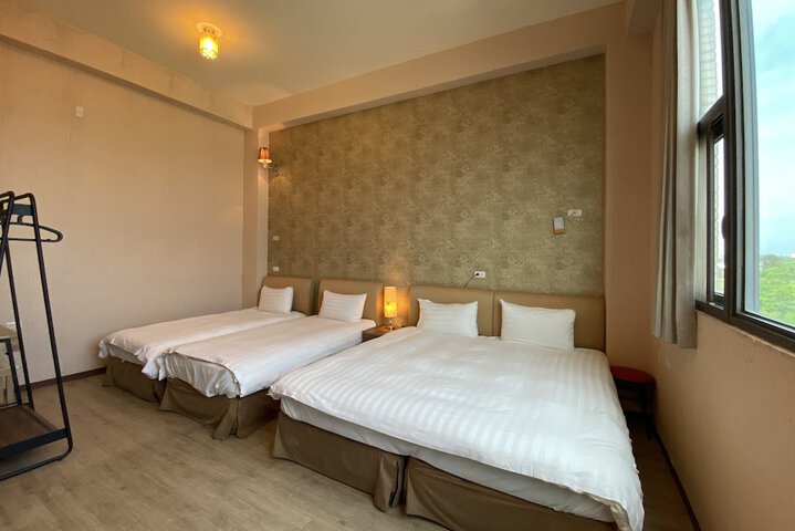 Room 8 of 38