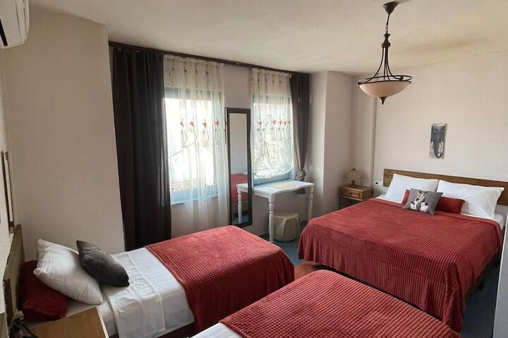 Room 33 of 49