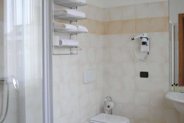 Room 18 of 27