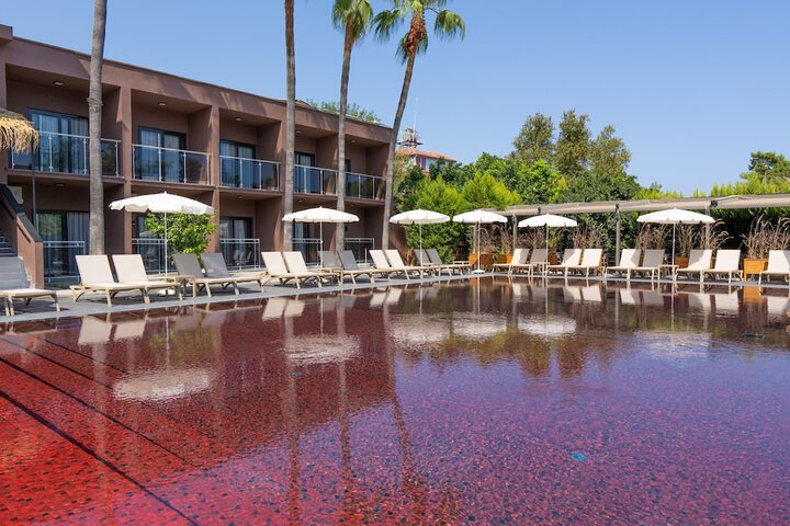 Pools & Facilities