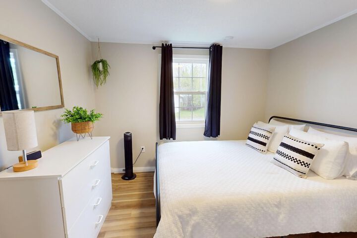 Room 12 of 80