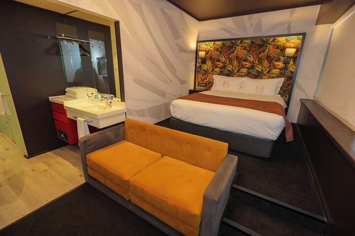 Room 29 of 81