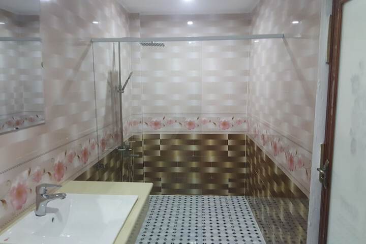 Room 33 of 44