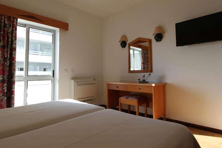 Room 12 of 51