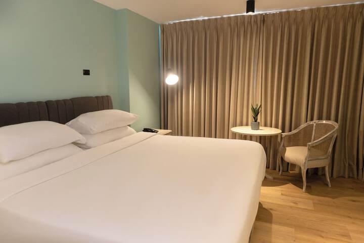 Room 28 of 111