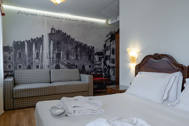 Room 14 of 73