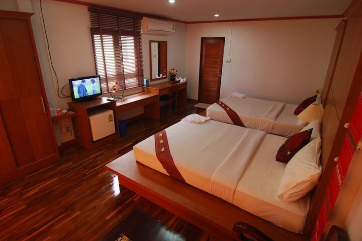 Room 12 of 50