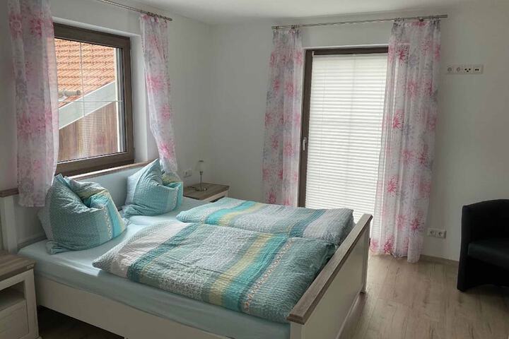 Room 3 of 28