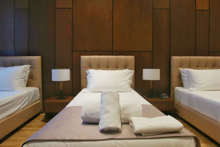 Room 10 of 22