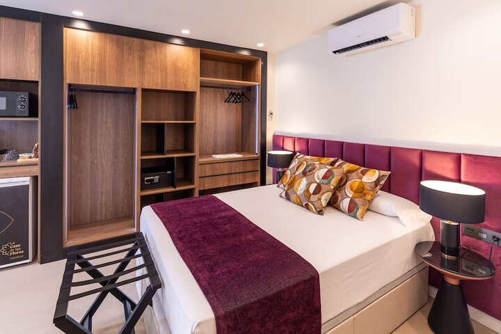 Room 12 of 26