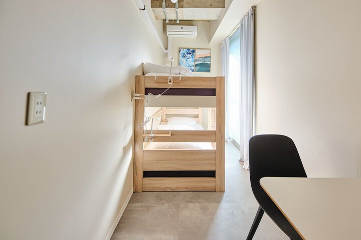 Room 12 of 21