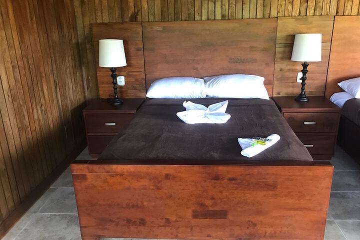 Room 4 of 10
