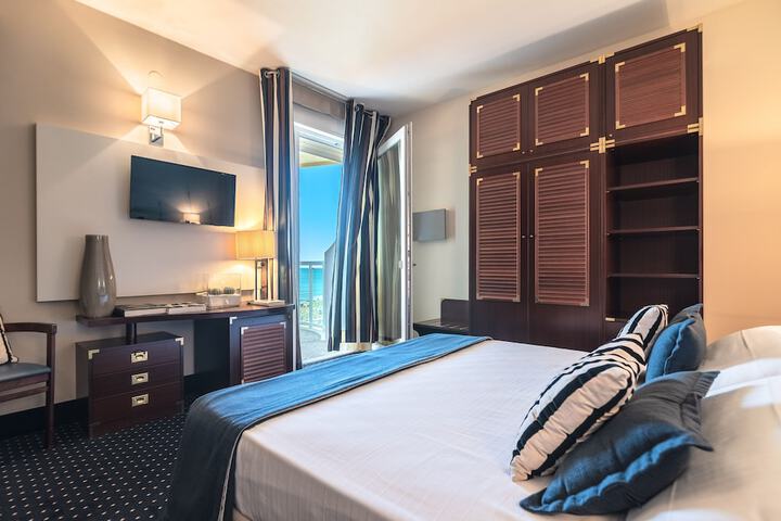 Room 38 of 115
